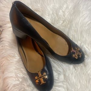 TORY BURCH heels size 10 been used but still are in good condition